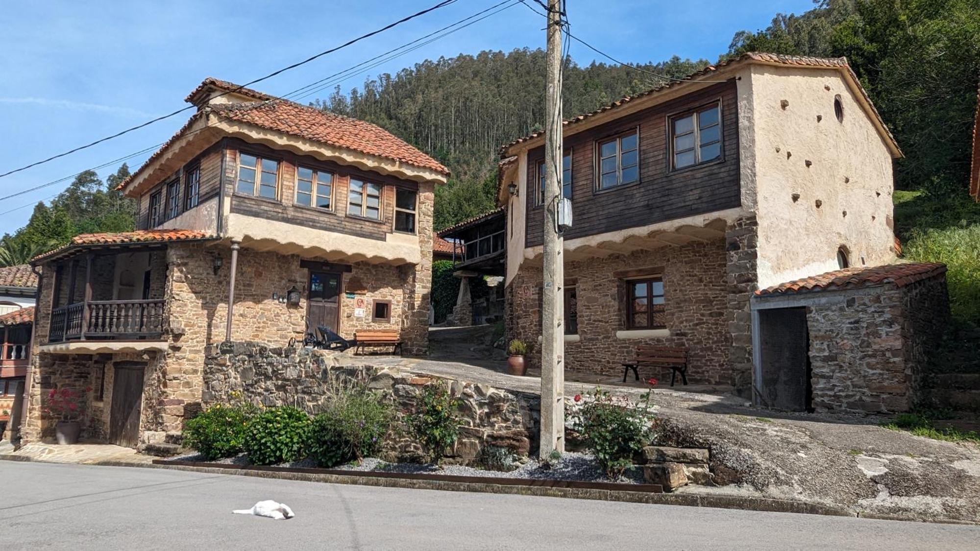 Las Casas De Isu Villaviciosa  Exterior photo